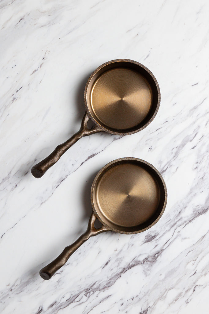 Handcrafted Nest Homeware 4.5 Inch Cast Iron Mini Egg Pan