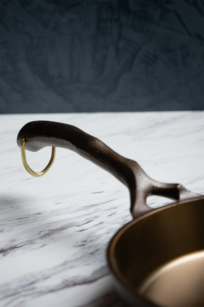 Nest Homeware 9 Inch Ergonomic Smooth Machined Cast Iron Skillet