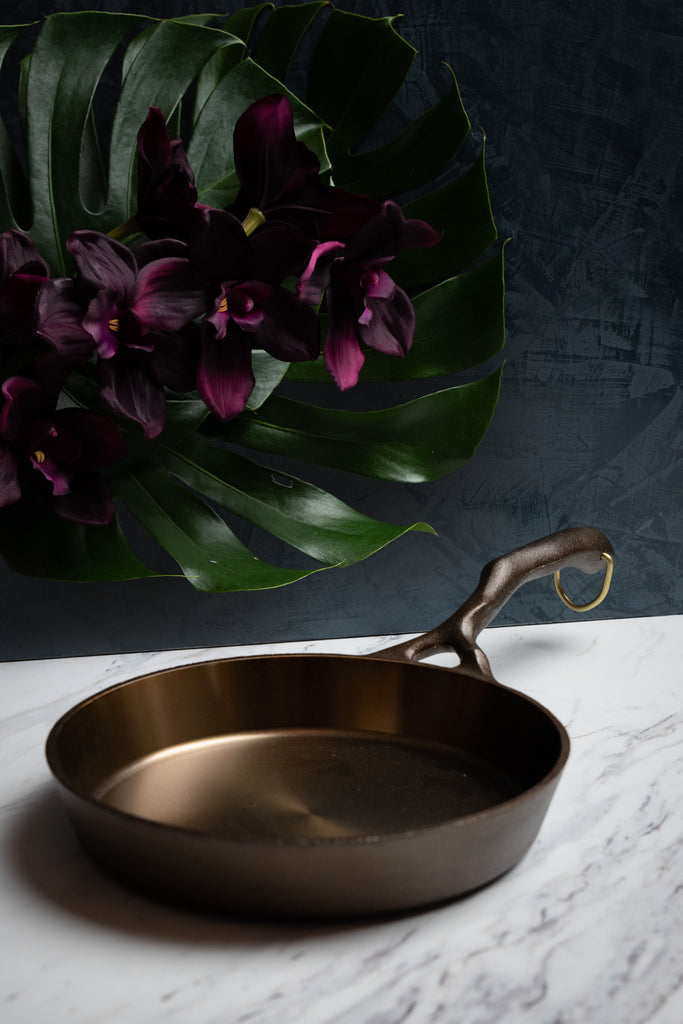 Nest Homeware 9 Inch Ergonomic Smooth Machined Cast Iron Skillet