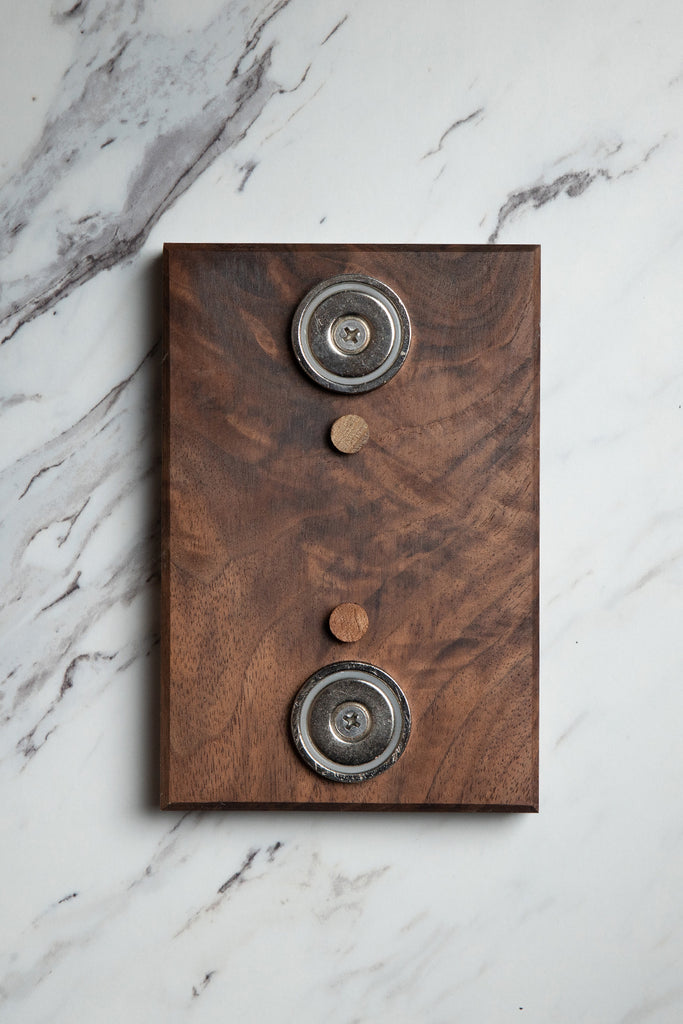 Premium Magnetic Wooden Wall Mount for Cast Iron Cookware