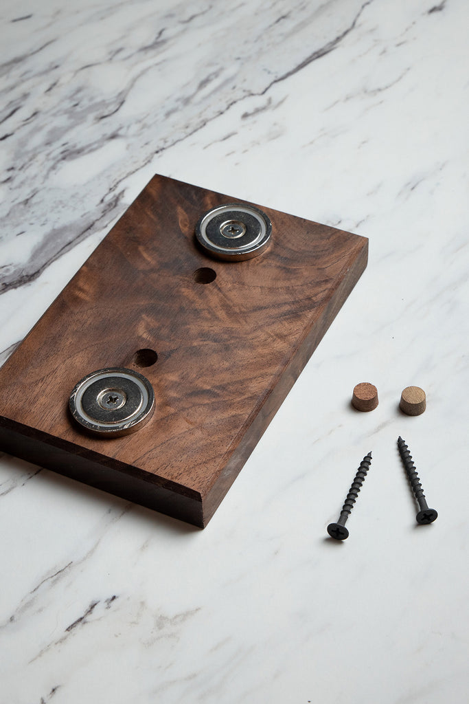 Premium Magnetic Wooden Wall Mount for Cast Iron Cookware