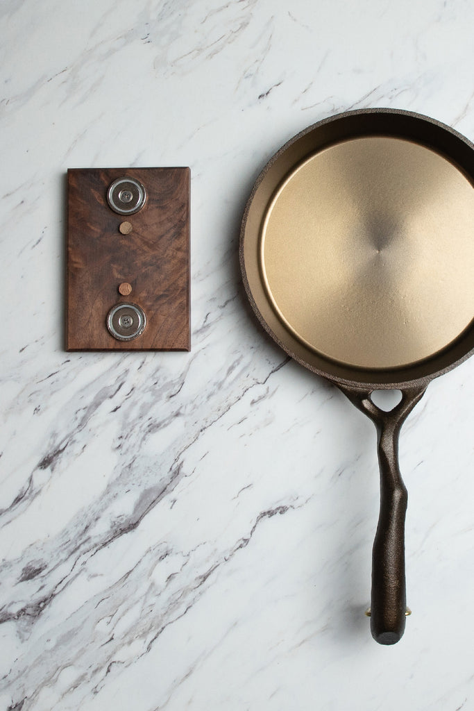 Premium Magnetic Wooden Wall Mount for Cast Iron Cookware